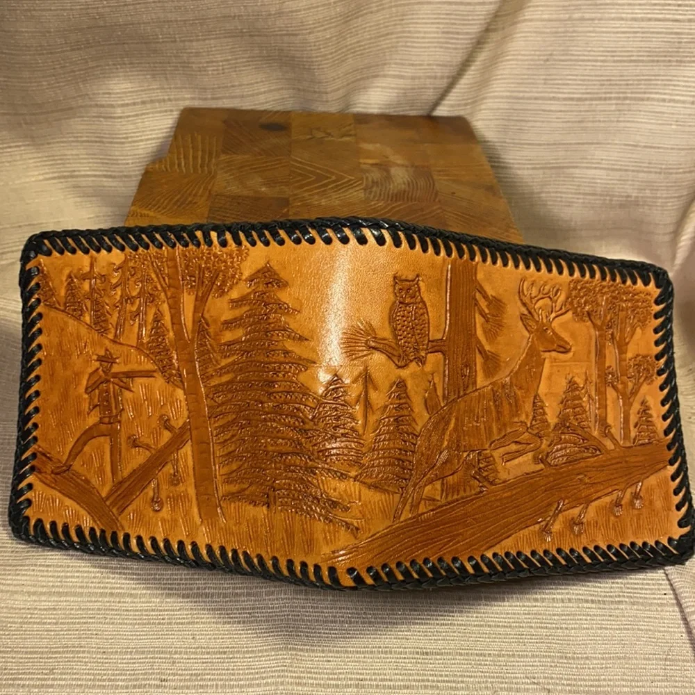 Handmade leather wallet w/hunting scene deer, owl